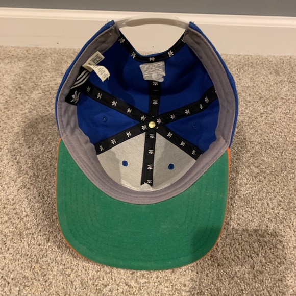 Adidas Originals Snapback - Picture 2 of 2